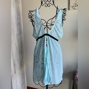 Elegant Light Blue Women's Sleepwear